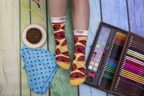 Vista 3 de Rainbow Socks - Calcetines Pizza Box - Pepperoni 4 pares de calcetines de algodón - Hecho en Europa Unisex divertido regalo
