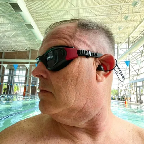 Vista 7 de Swimbuds audífonos y reproductor de MP3 STRYN de 8 GB impermeable con función aleatoria