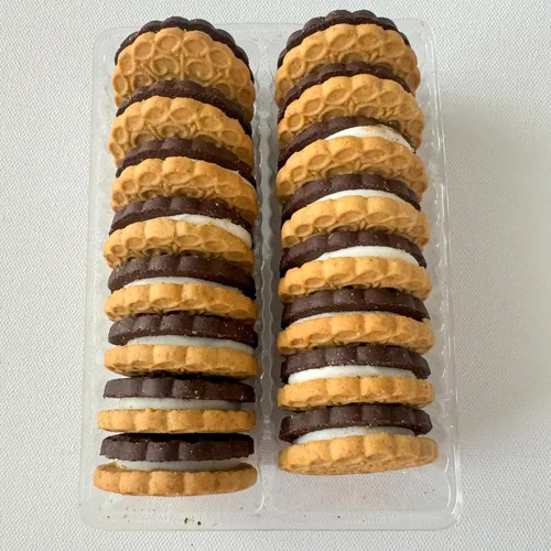 Vista 3 de Exclusively Dog Galletas Sandwich Cremes S'mores Flavor Dog Treats para perros medianos y grandes, naturales y fabricadas en los Estados Unidos, 8