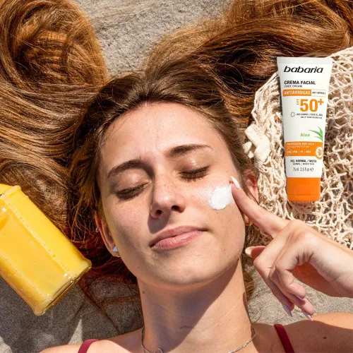 Vista 4 de Babaria Aloe Vera Crema Solar Facial SPF 50+ UVA/UVB 2.5 fl oz