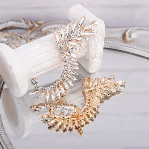 Vista 4 de Xerling Aretes de diamantes de imitación para novia, aretes de cristal para graduación, aretes bohemios para escaladores para mujer, aretes de clip