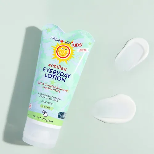 Vista 3 de California Kids Lotion #Chillax Hidratante 100% a base de plantas Cuidado de la piel para niños con piel sensible Loción corporal lavanda