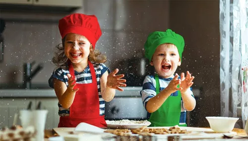 Vista 2 de Paquete de 6 delantales ajustables para niños y sombrero de chef para cocinar, hornear, pintura, arte, delantal para niñas y niños con 2 bolsillos