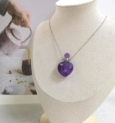 Vista 37 de Perfume Bottle Necklace Heart Shape, Amethyst Necklace Healing Crystal for Women, Essential Oil Diffuser Bottle Necklace Jewelry for Liquid