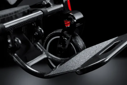 Vista 7 de Porto Mobility Ranger SpacePro XL - Silla de ruedas eléctrica de fibra de carbono ligera y plegable de próxima generación (carbono, asiento ancho XL)