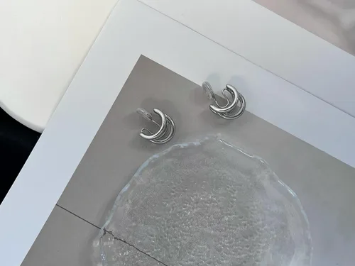 Vista 5 de SEMEYE - Aretes de aro con clip grueso para mujer, ligeros, chapados en oro de 18 quilates, sin perforaciones, hipoalergénicos, regalo de joyería