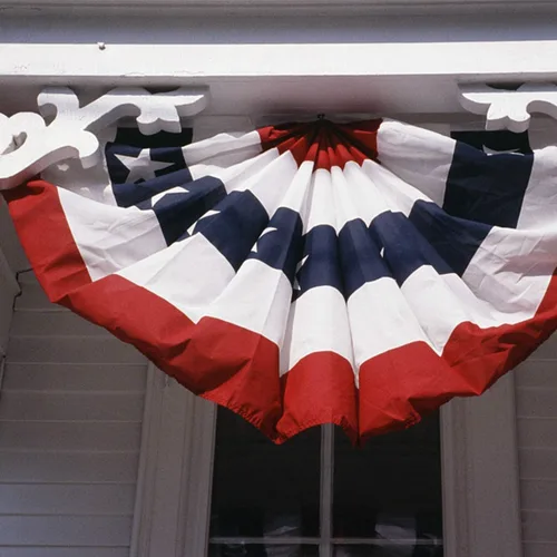 Vista 4 de EBaokuup 20 banderas patrióticas plisadas de Estados Unidos, de 3 x 1.5 pies, bandera de Estados Unidos, bandera patriótica, banderines de estrellas