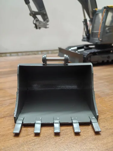 Vista 2 de Cubo de metal RC para doble E E010/E111 Control remoto Excavadora Simulación cubo reemplazo accesorio