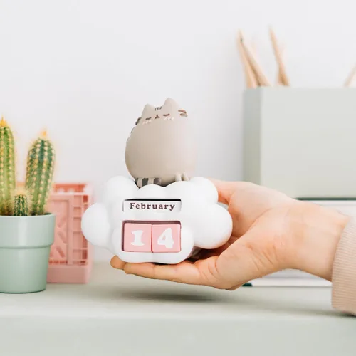 Vista 7 de Calendario oficial de Pusheen Merchandising de Pusheen Regalos de Pusheen Figura de Pusheen Cosas Kawaii Peluche de Pusheen