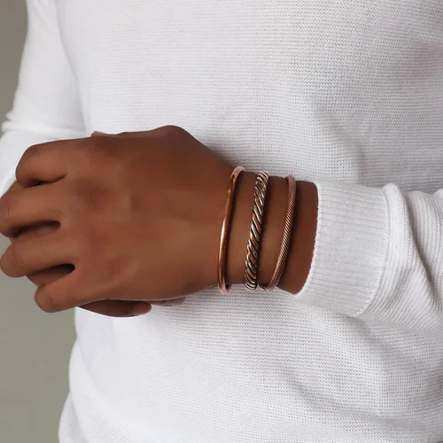 Vista 4 de Coppervast Pulseras de cobre para hombre y mujer Juego de 3 con bolsa de regalo Hecho a mano 100% cobre