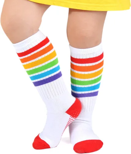 Vista 4 de EPEIUS Calcetines altos a la rodilla con rayas arco iris para bebé, medias de tubo antideslizantes, calcetines de fútbol para niños pequeños y niños