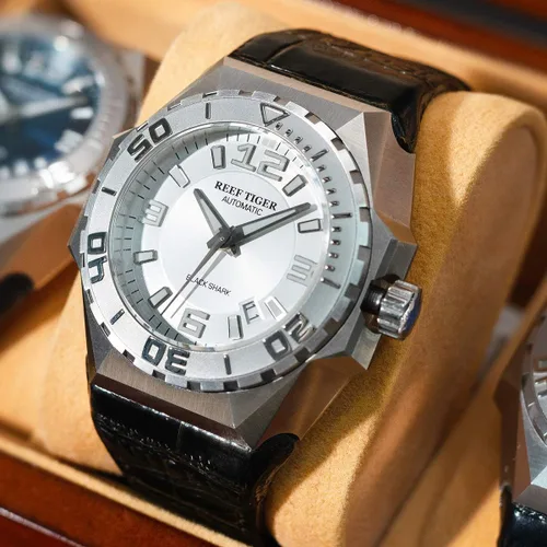 Vista 2 de REEF TIGER Relojes de buceo para hombre, reloj automático de acero, relojes militares, correa de cuero RGA6903