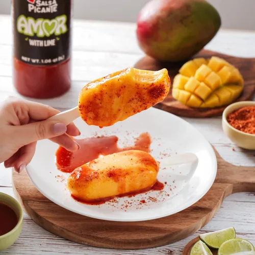 Vista 2 de Salsas Castillo AMOR Salsa picante con limón mediano, rojo, 33 onzas
