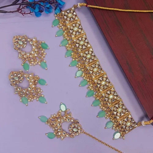 Vista 2 de Efulgenz Antique Gold Tone Choker Necklace Maangtikka and Earrings Set Indian Jewelry Sets for Women Indian Bridal Sets Ethnic Faux Kundan Crystal