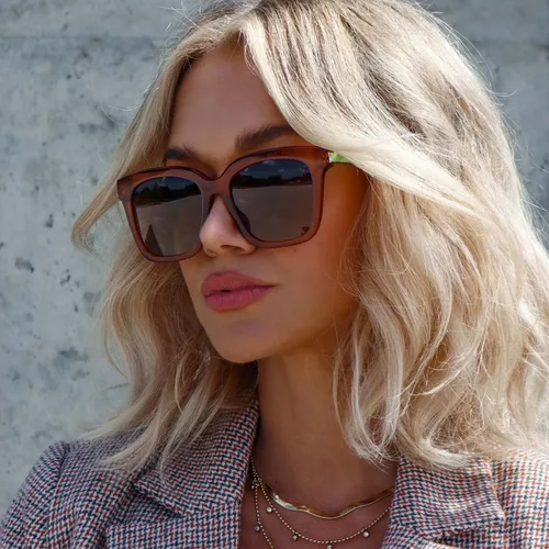Vista 2 de DIFF Bella - Lentes de sol cuadrados de gran tamaño para mujer, protección polarizada UV400, azúcar moreno + degradado de bronce, Azúcar Moreno