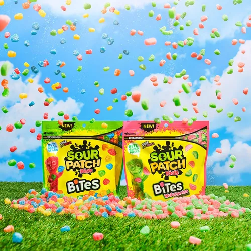 Vista 11 de SOUR PATCH KIDS Bites Soft & Chewy Candy, caramelos a granel, 12 bolsas de 12 oz