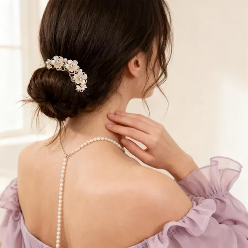 Vista 4 de 2 pinzas para el pelo de flores de perlas para mujer, horquilla francesa en forma de U, moño de metal dorado, clips para el pelo de flores