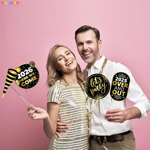 Vista 9 de KatchOn, Accesorios para cabina de fotos de Nochevieja 2024 – Paquete de 35 Accesorios de cabina de fotos de Año Nuevo dorado y negro