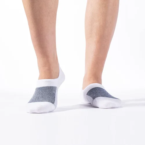 Vista 4 de IDEGG - Calcetines deportivos de algodón de corte bajo con agarre antideslizante para hombres