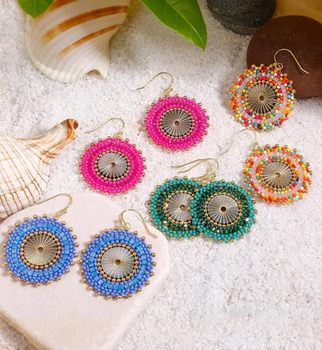 Vista 5 de Aretes de cuentas coloridos para mujer, aretes de cuentas hechos a mano para playa de verano, aretes bohemios para niñas