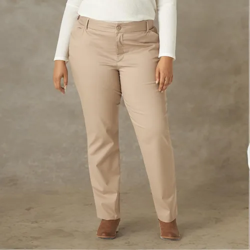 Vista 7 de Lee Women's Plus Size Wrinkle Free Relaxed Fit Straight Leg Pant