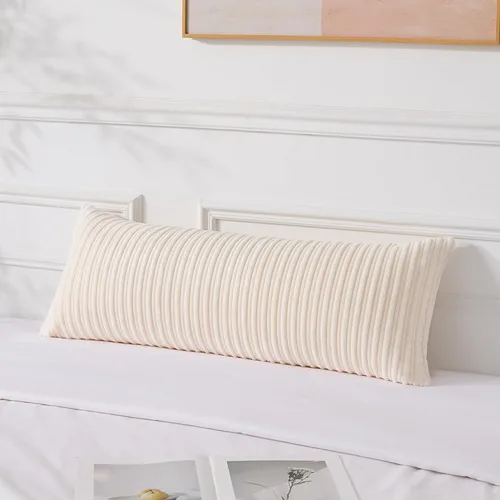 Vista 121 de UGASA - Fundas de almohada decorativas de terciopelo suave y sólidas de Navidad para sala de estar/sofá, 16 x 16 pulgadas, 2 unidades, color burdeos
