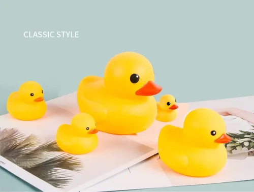 Vista 3 de Juguetes de pato de baño, 5 piezas de patos chirriantes familiares para baby shower, niños y niñas (familia de pato amarillo)