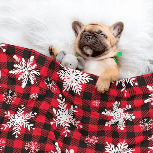 Vista 4 de Manta de felpa para mascotas, diseño de copos de nieve de Navidad, diseño de pata 3D, diseño de huellas de búfalo negro y rojo, manta suave