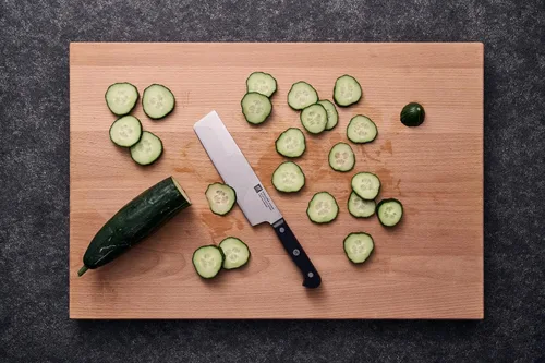 Vista 7 de ZWILLING Cuchillo Nakiri Gourmet de 6.5 pulgadas