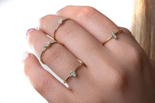 Vista 7 de Elegante joyero para mujer, anillo de rombo de diamantes pequeños en oro macizo de 9k, 14k y 18k, anillo geométrico rombo, banda minimalista