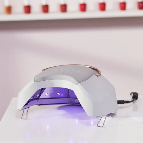 Vista 5 de OPI Lámpara de gel Star Light 3.0 Lámpara LED prémium para uñas de gel Resistente a caídas Curado uniforme Con placa de mano y cable