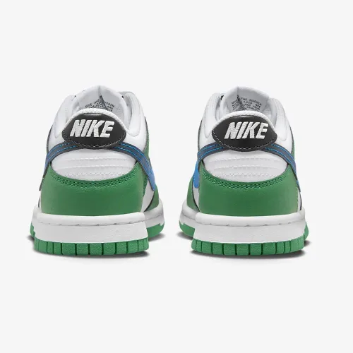 Vista 481 de Nike Kid's Dunk Low Sneaker