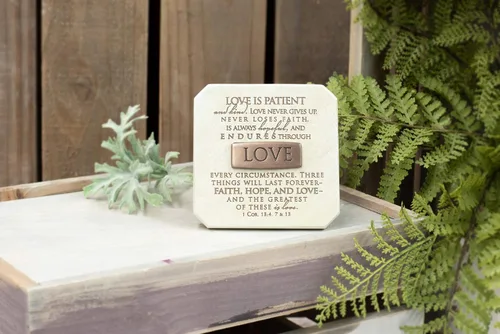 Vista 6 de Lighthouse Christian Products Love Endures - Placa para barra de título de bronce (3.75 x 3.75 pulgadas)
