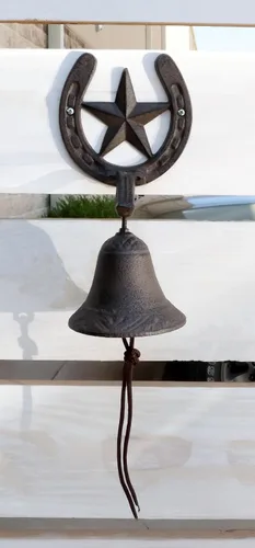 Vista 6 de Ebros Gift Campana de hierro fundido rústico vintage con estrella occidental para puerta, pared, cena, patio, campanas al aire libre