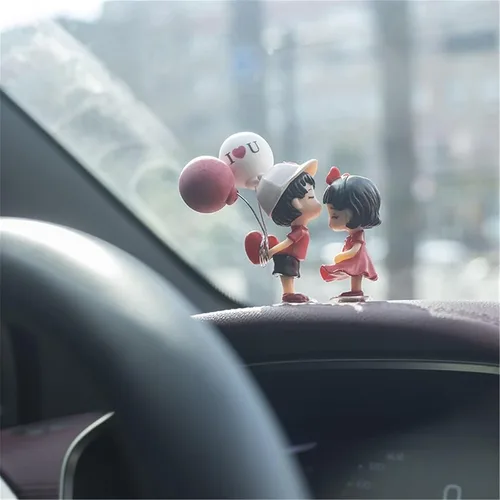 Vista 2 de Lindos adornos para parejas, decoración de automóvil, decoración de automóvil para pareja, figuras de acción de caricaturas para parejas, accesorios