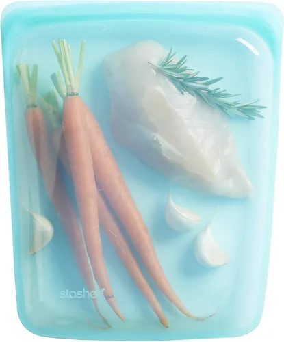 Vista 4 de Stasher Bolsa de almacenamiento reutilizable de silicona platino de grado alimenticio, color aguamarina (1/2 galón) Reduce el plástico de un solo