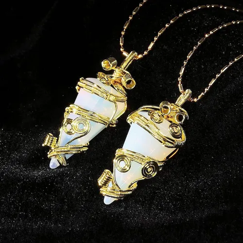 Vista 5 de SUNYIK Collar con colgante cónico envuelto en alambre hecho a mano para mujeres y hombres, colgante de punta hexagonal de cristal facetado