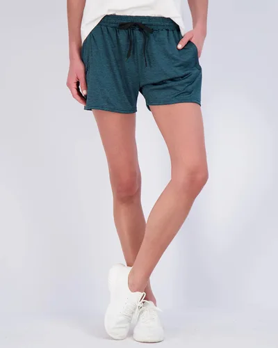 Vista 2 de Real Essentials - Paquete de 4 unidades pantalones cortos deportivos para mujer con bolsillos con cremallera (disponible en tallas grandes)