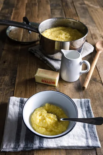 Vista 5 de Bob's Red Mill Granos de maíz/polenta sin gluten, 24 onzas