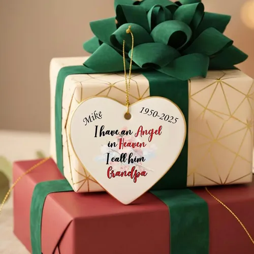 Vista 6 de Adorno de Navidad conmemorativo personalizado 2025 – Recuerdo de cerámica en forma de corazón – Tengo un ángel en el cielo lo llamo abuelo, regalo