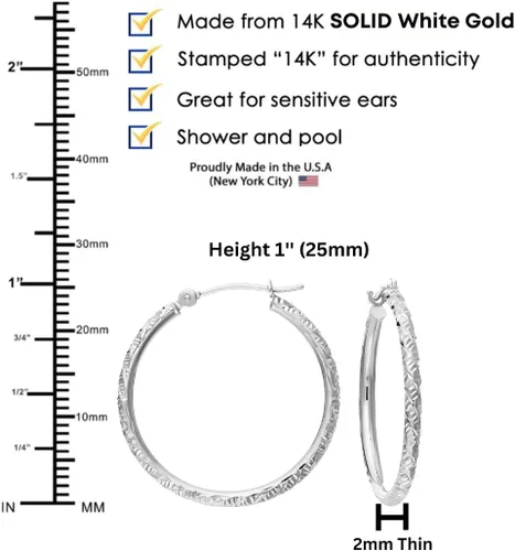 Vista 4 de Aretes de aro redondos grabados a mano de oro de 14 quilates con corte de diamante, 1 pulgada de diámetro