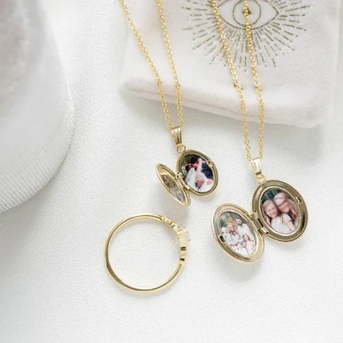 Vista 2 de Rikelus Collar con medallón de fotos de oro real de 10 quilates y 14 quilates para mujer, collar con colgante ovalado personalizado que sostiene