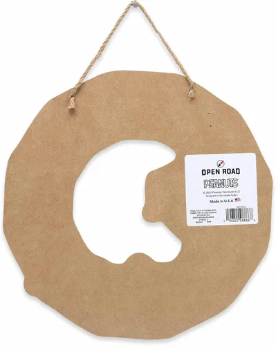 Vista 3 de Peanuts Snoopy Corona de copos de nieve colgante de madera para decoración de pared - Rústico signo navideño de Peanuts para decorar el hogar