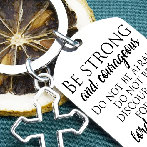 Vista 3 de Llavero con versículo bíblico con texto en inglés "Be Strong And Courageous", para hombres y mujeres, regalos religiosos para familiares y amigos