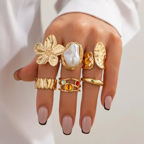 Vista 5 de Esther Juego de anillos de estilo vintage, 6 piezas, tono dorado con diseño de perlas y flores