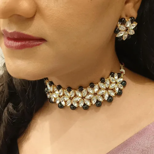 Vista 3 de Efulgenz Indian Bollywood Traditional Faux Kundan Pearl Beads Bridal Wear Necklace Earrings Maangtika Wedding Jewelry Set