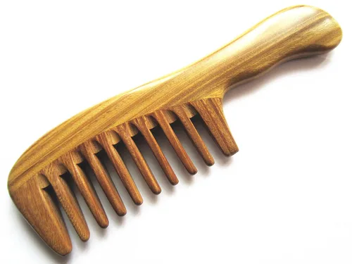 Vista 2 de Gsp-2w-wt - Peine de madera de diente ancho hecho a mano de sándalo verde natural, sin estática, con mango ondulado con aroma aromático