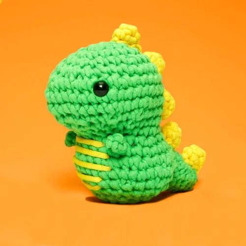 Vista 2 de The Woobles Kit de ganchillo para principiantes (Fred the Dinosaur)