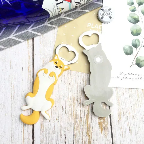 Vista 3 de Abrebotellas con forma de perro Husky animal, Abridores de botellas de cerveza con imán de refrigerador, abrebotellas de regalo de suministros