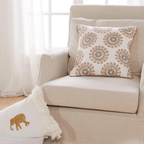 Vista 2 de Levtex Home - Nacala - Almohada Decorativa (18X18in) - Mini Medallones - Gris Topo, Gris y Blanco